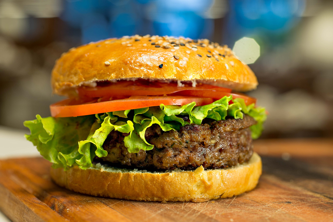 Burger With Lettuce and Tomato